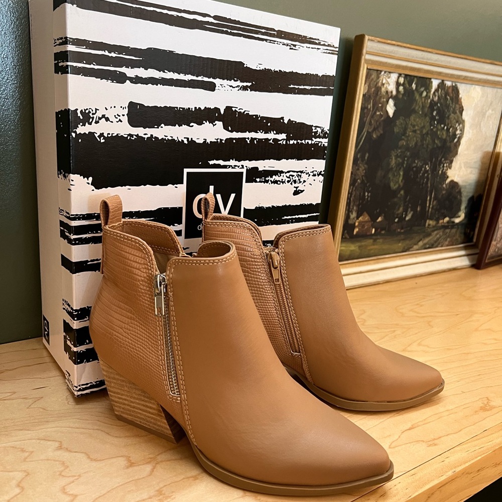 DV by Dolce Vita Kooley Bootie * NIB